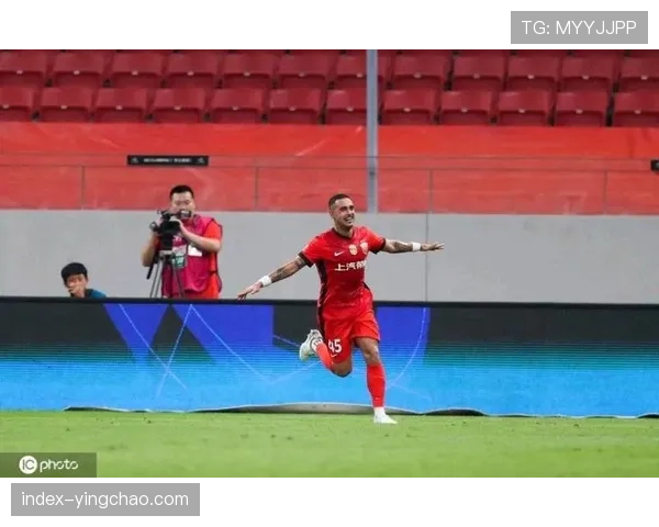 朗斯进球21粒失球11粒，攻防平衡成崛起关键