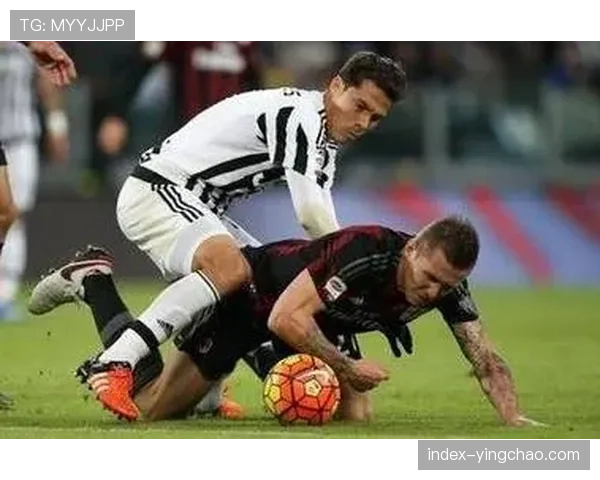 沃伊沃达首开纪录 科莫球员高效执行战术部署 沃伊沃达首开纪录 科莫球员高效执行战术部署